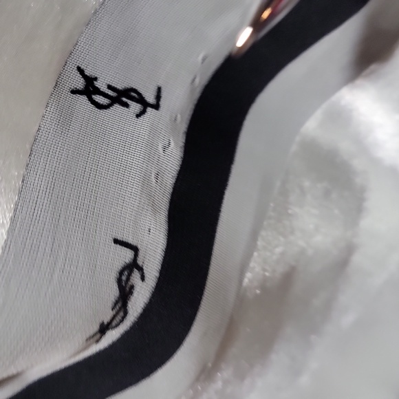 Vintage Yves Saint Laurent 100% Silk Scarf 39"×40" - Picture 4 of 11